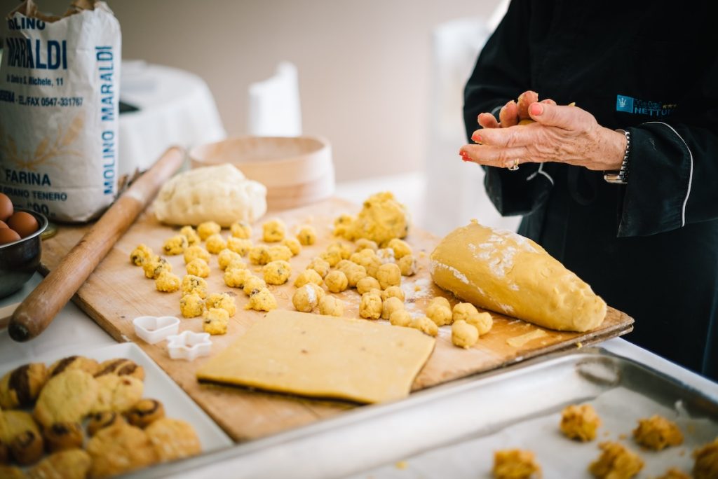 Il rito del pranzo della domenica ai Ricci Hotels: tra workshop di pasta fresca e sapori a km 0